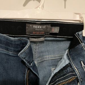 Torrid Size 22S skinny jeans.